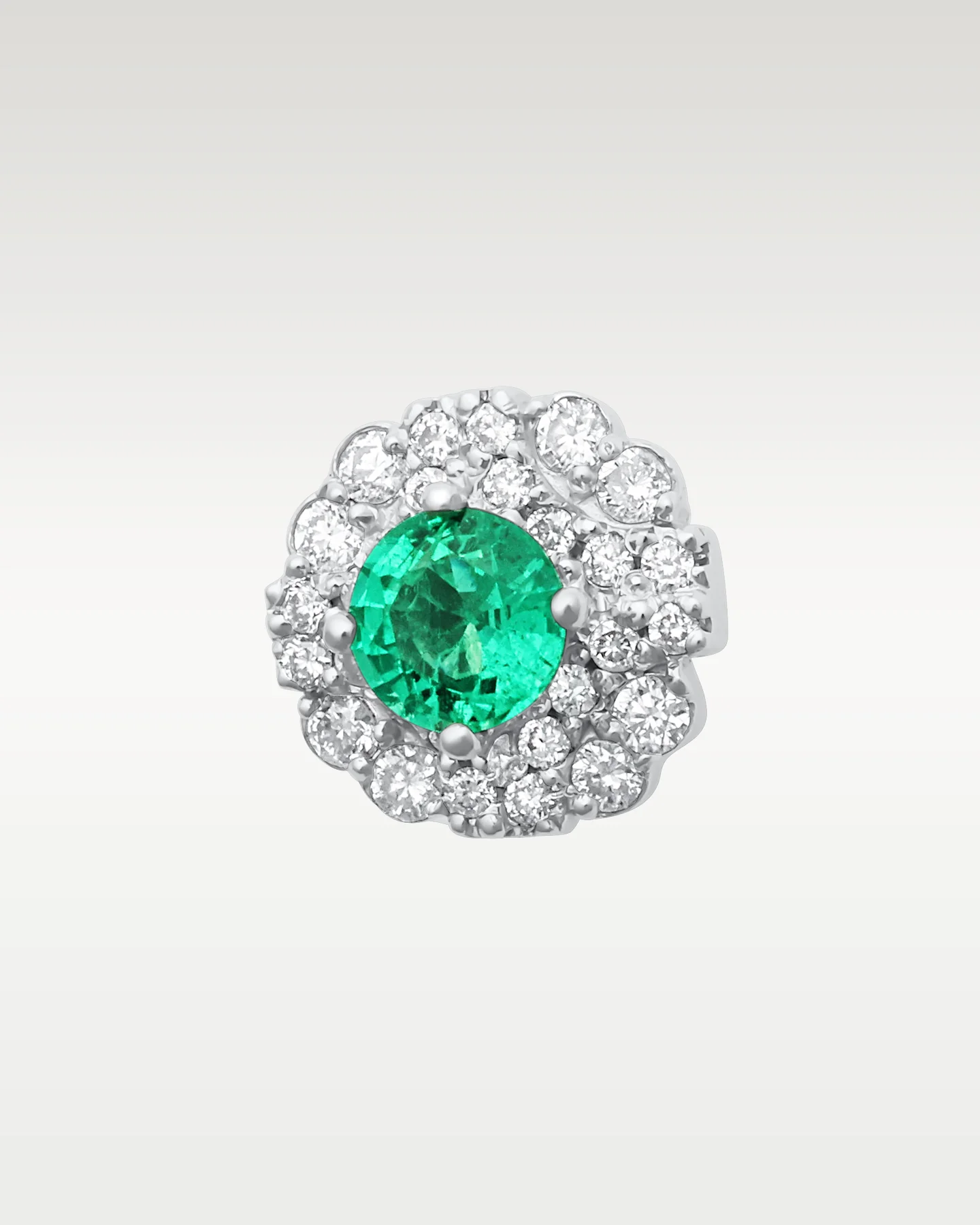 1.23ct Emerald & 0.80ct Diamond Stud Earrings in 18K White Gold - Image 3