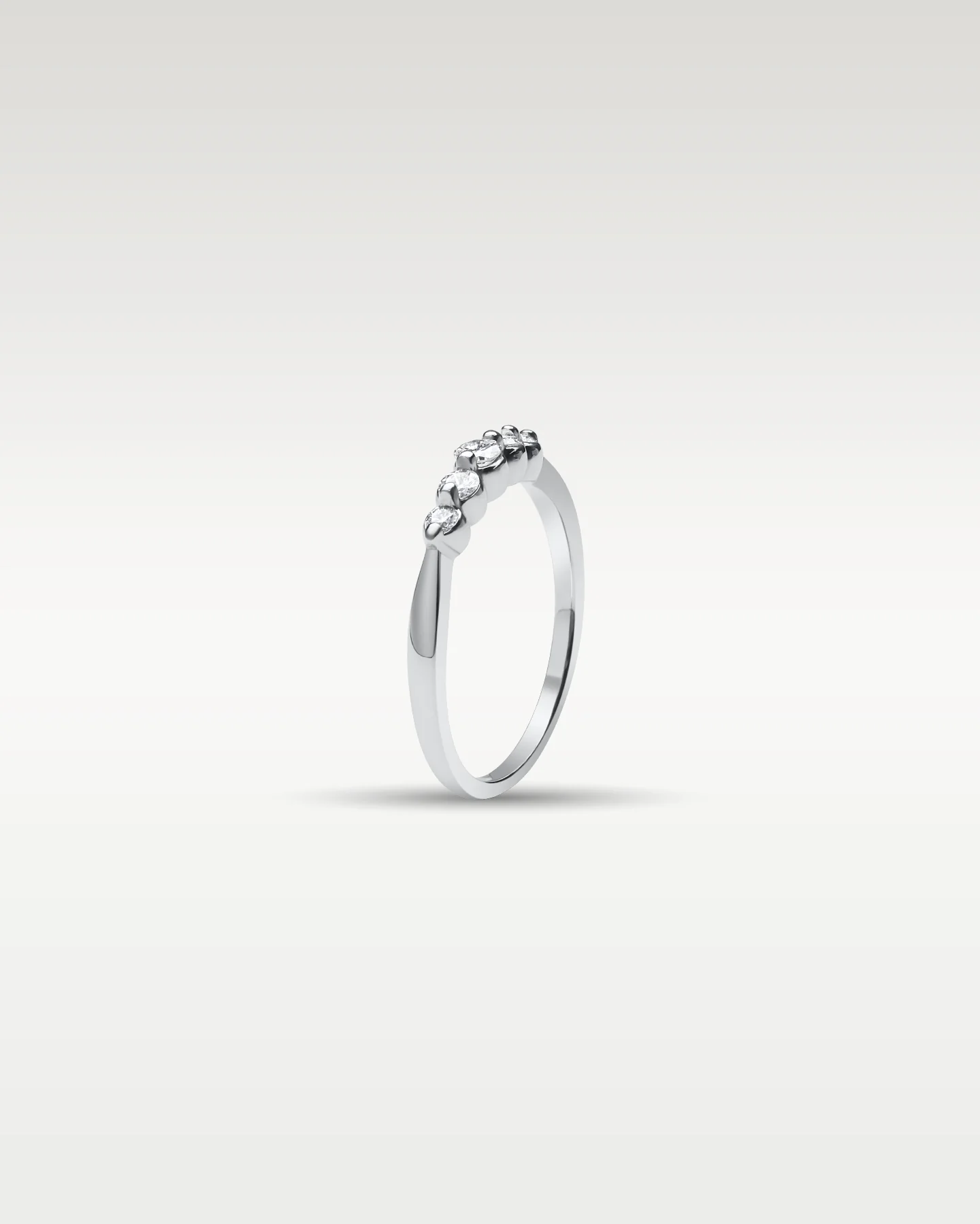 14k White Gold Five Bubble Diamond Band - Image 2