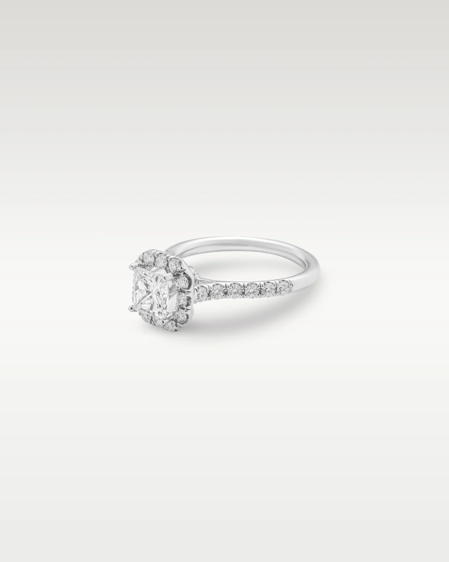 18k White Gold Princess Cut Diamond Engagement Ring