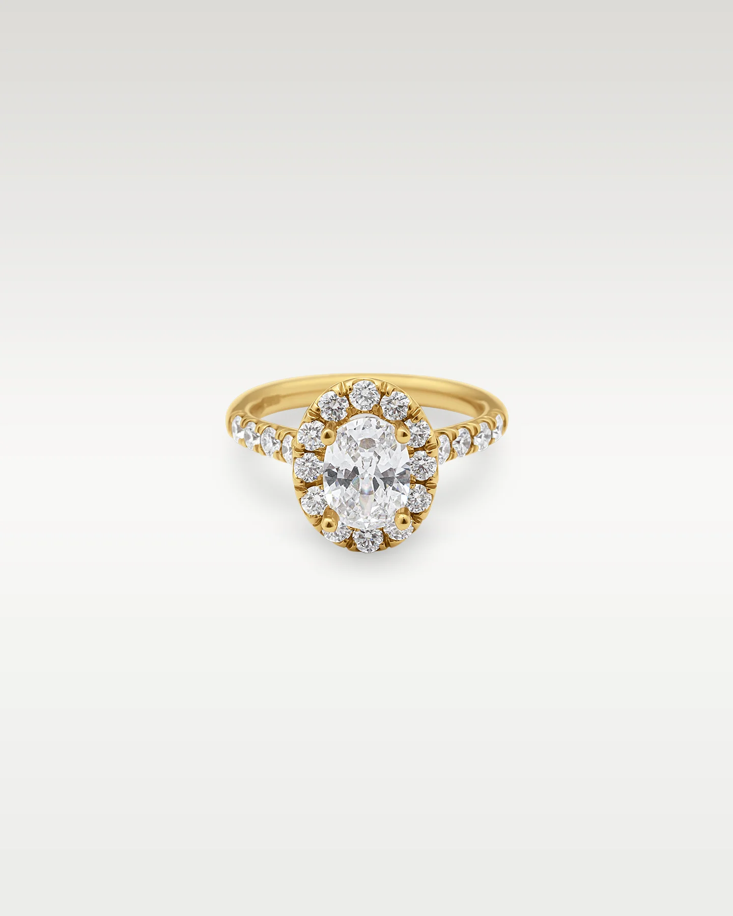 18k Yellow Gold Oval Halo Diamond Ring - Image 2