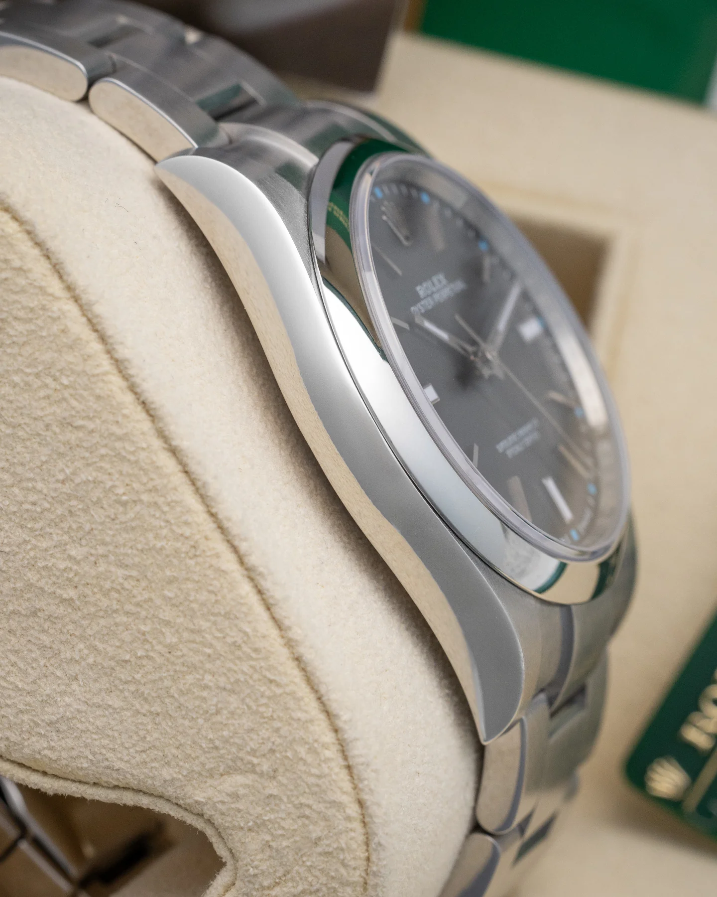 Rolex Oyster Perpetual 114300 - Image 4