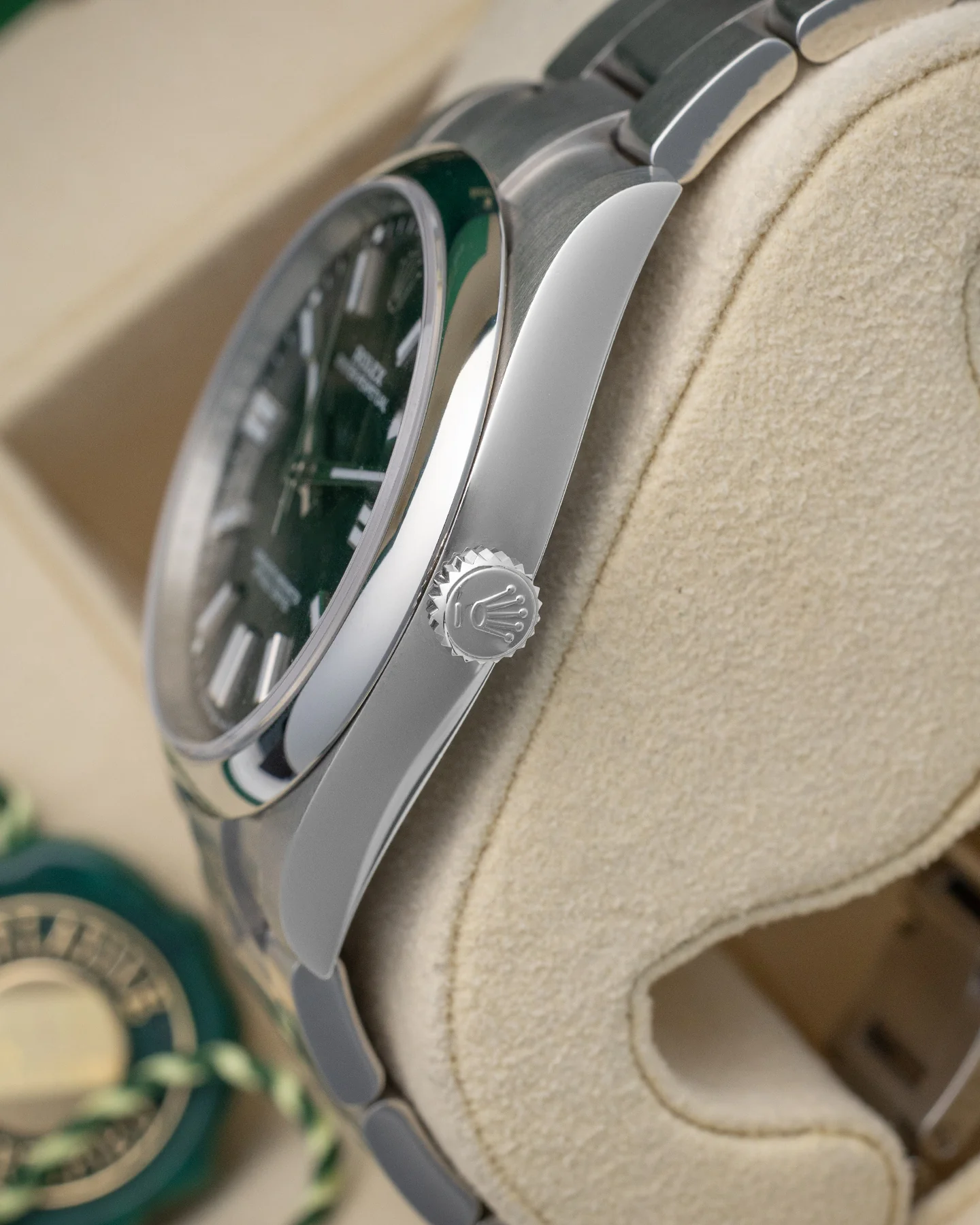Rolex Oyster Perpetual Black 124300 - Image 3