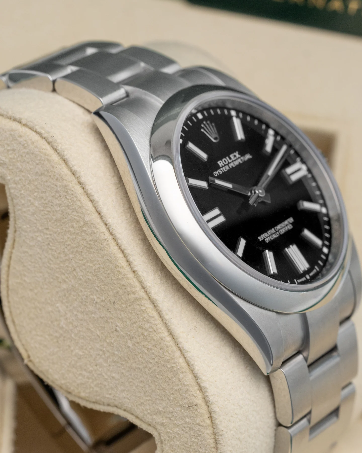 Rolex Oyster Perpetual Black 124300 - Image 4