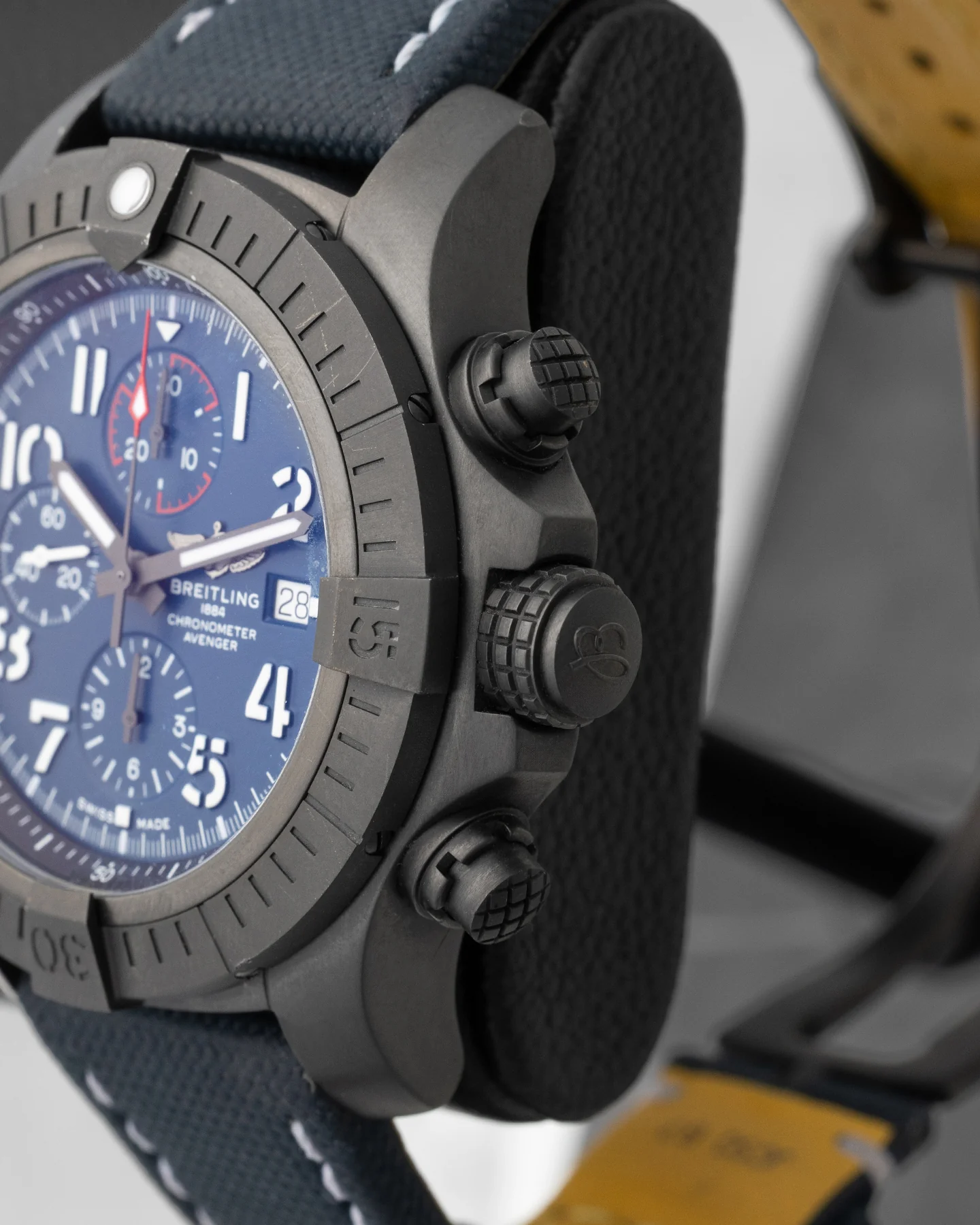 Breitling Super Avenger Chronograph Night Mission V13375 - Image 3