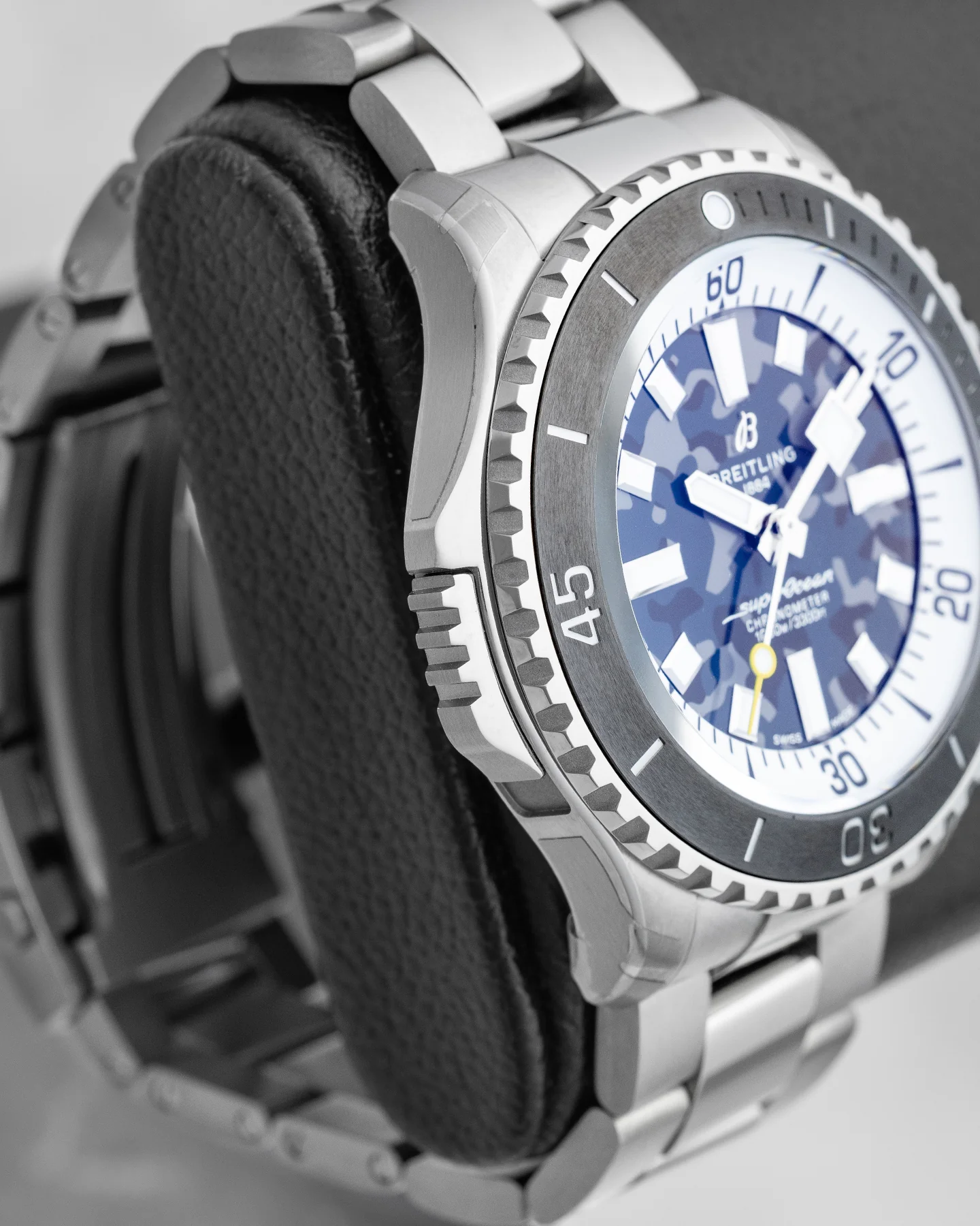 Breitling Superocean E10379 - Image 3