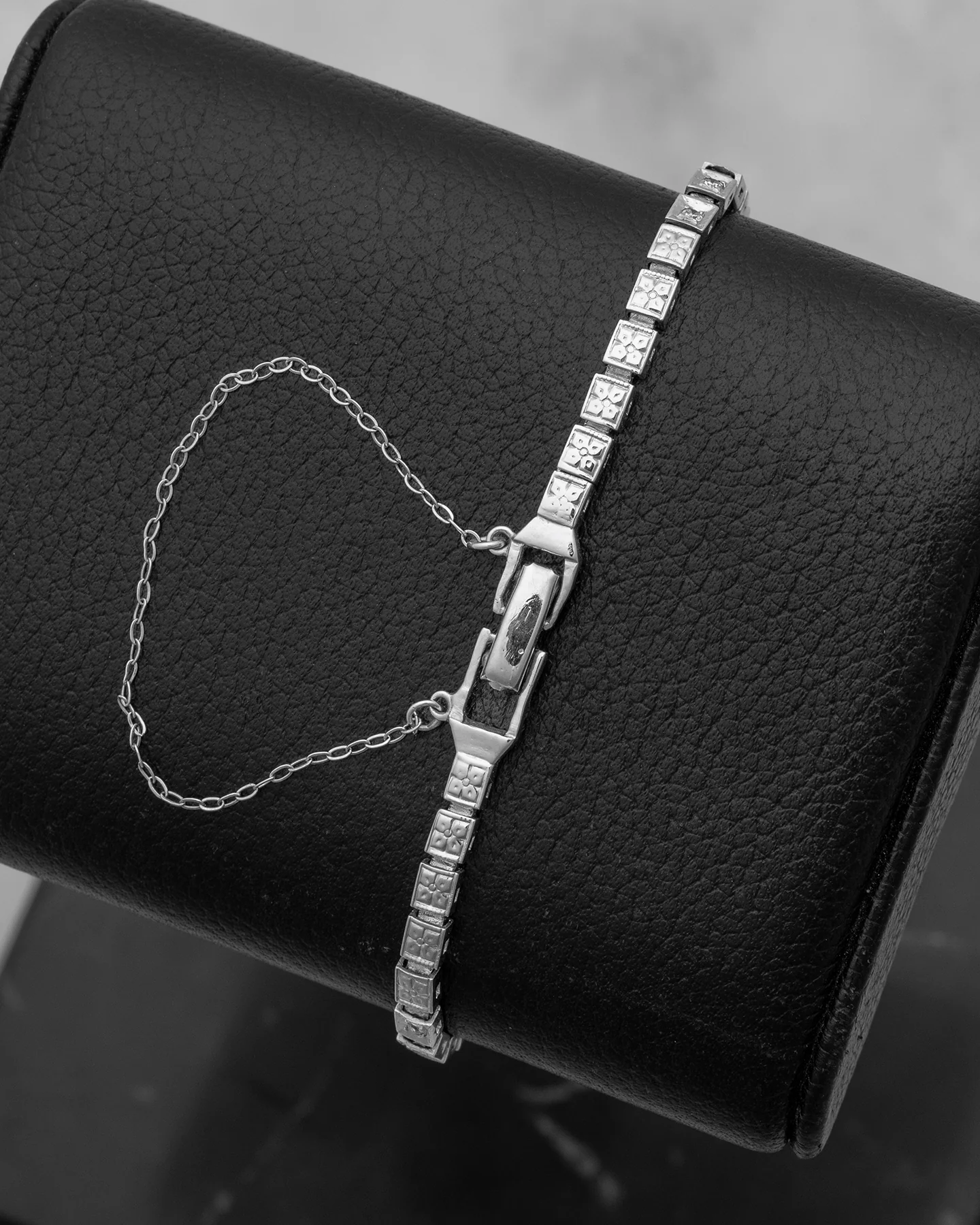 Hamilton Art Deco Ladies' Antique Diamond Watch - Image 5