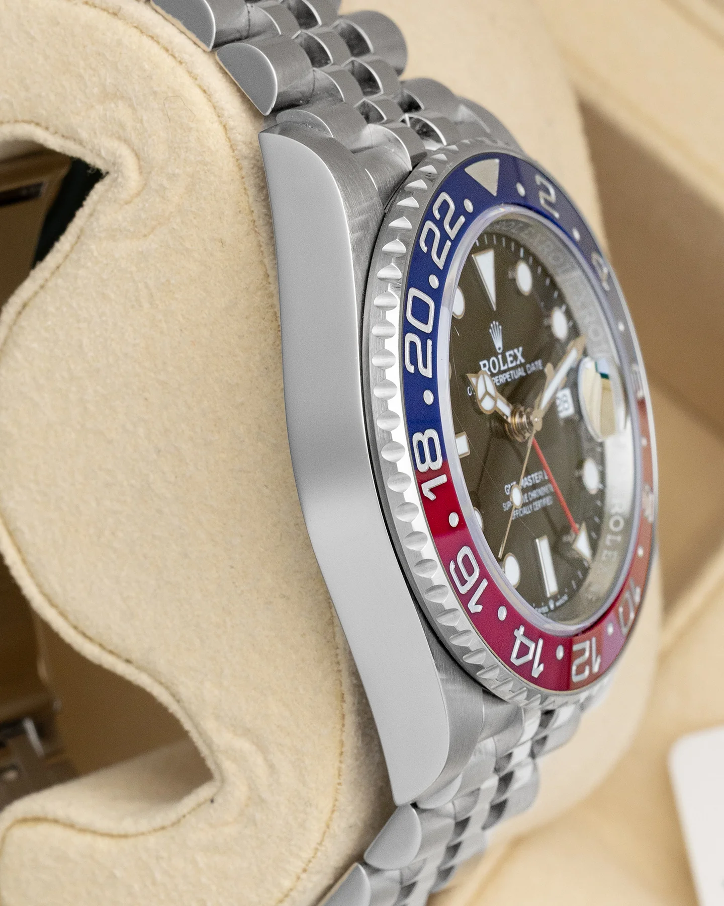 Rolex GMT-Master II 126710BLRO - Image 4