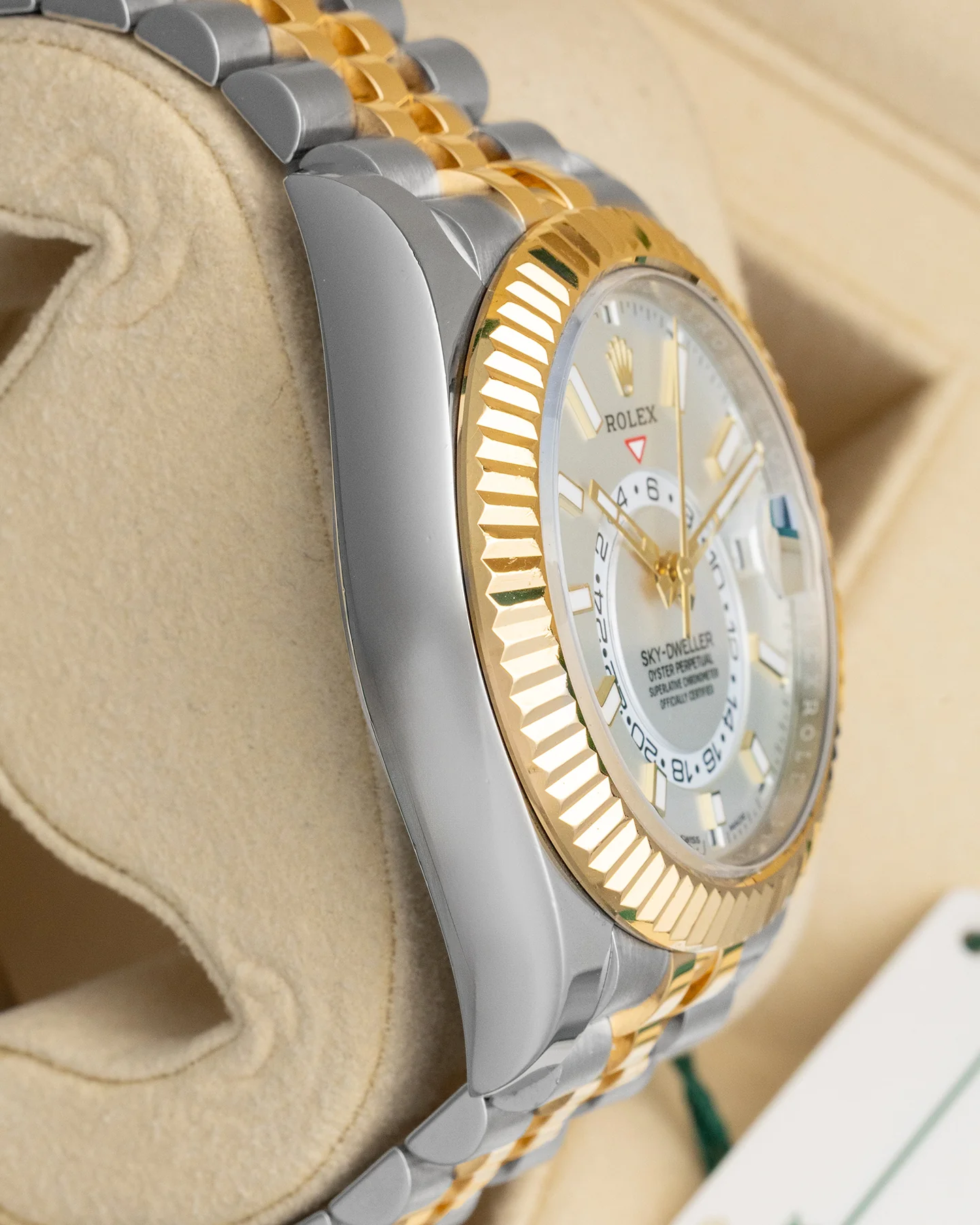 Rolex Sky-Dweller 42 326933 - Image 4