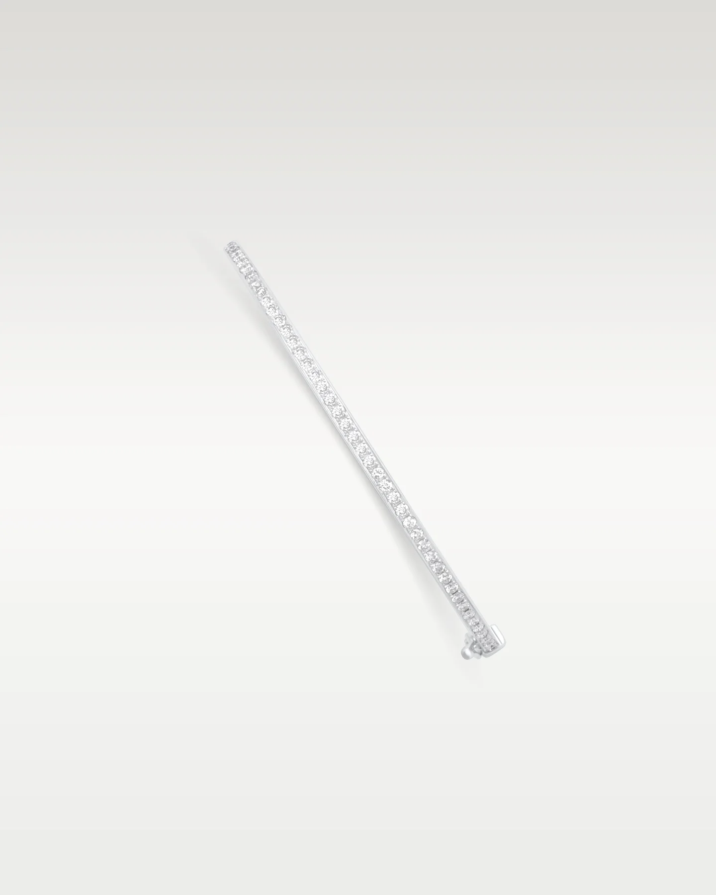 White Gold 0.77ct Diamond Bangle - Image 3