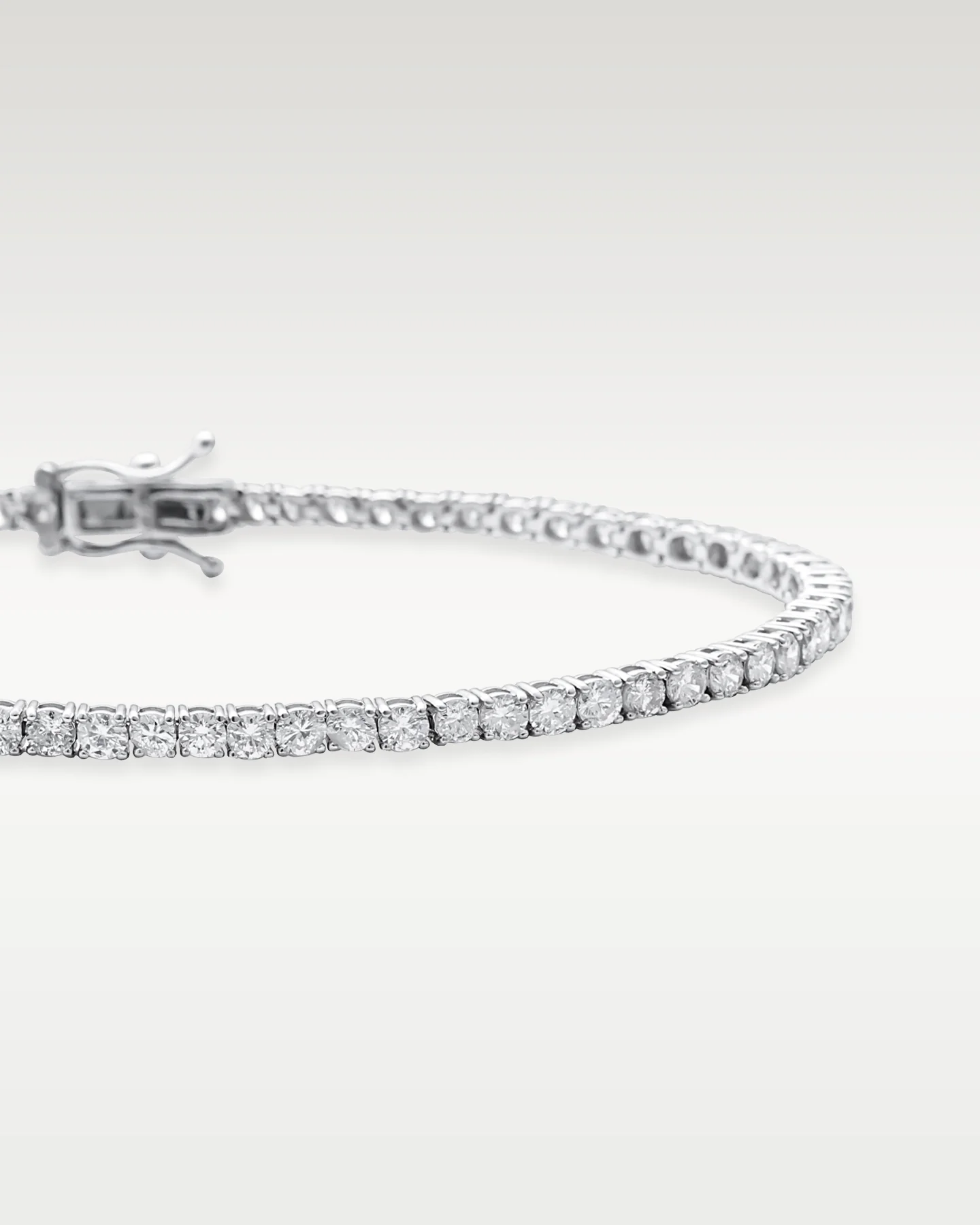 White Gold Tennis Bracelet 4.00ct - Image 2
